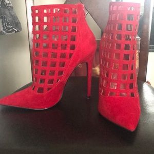 Red stiletto -